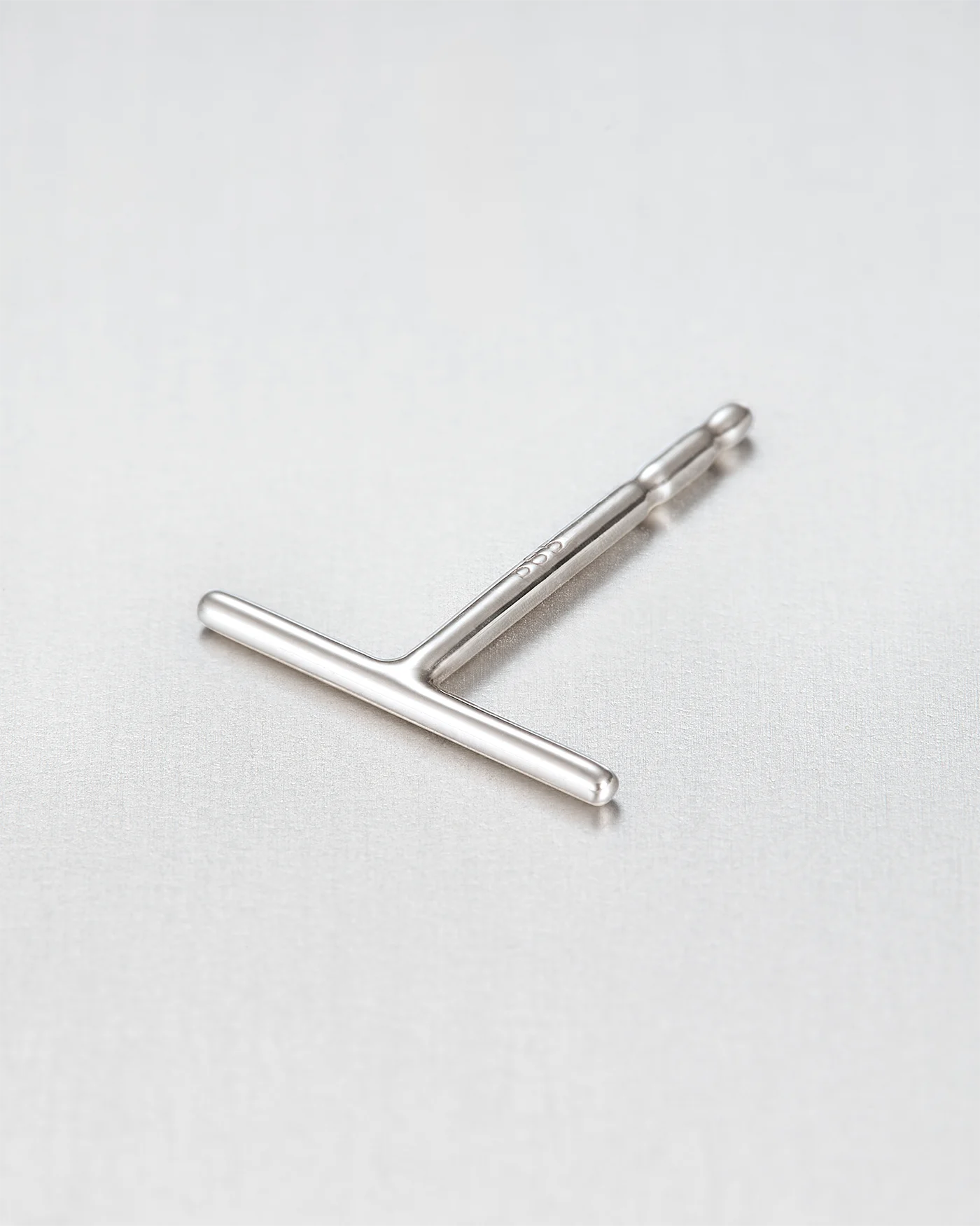 14K White Gold Bar Stud