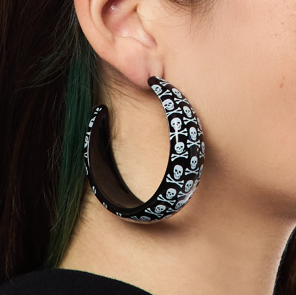 Avril Hoops